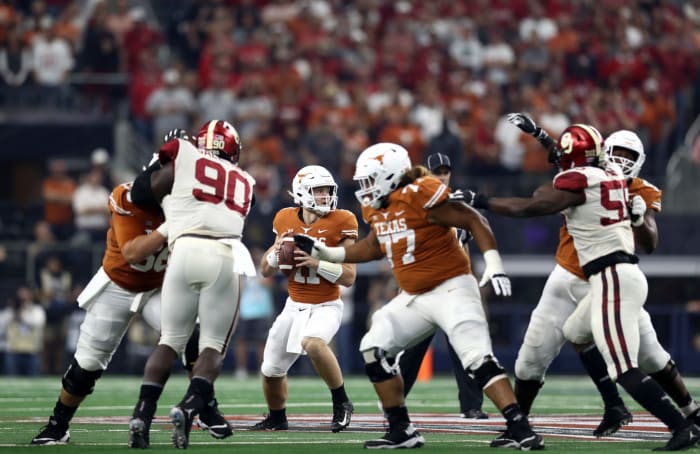 Oklahoma and Texas play in the Big 12 championship game