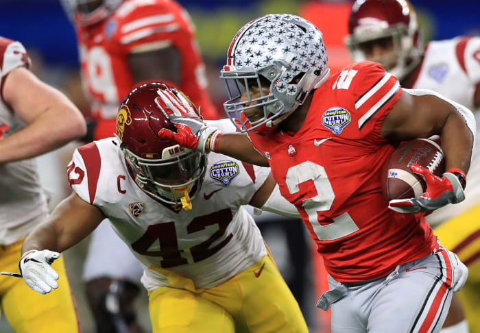 J.K. Dobbins running the ball for Ohio State.