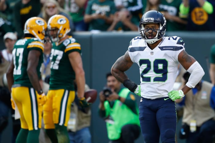 Earl Thomas with his hands on his hips.