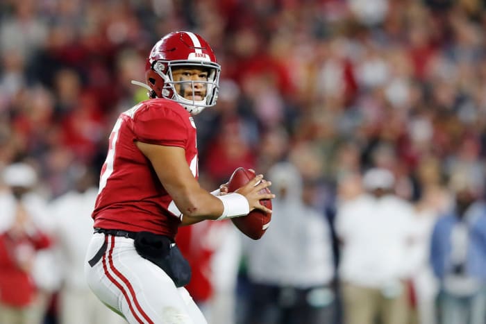 Tua Tagovailoa throws a pass in Alabama's loss to LSU.