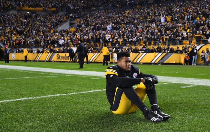 juju smith-schuster on the field at the end of the 2018 Pittsburgh Steelers season