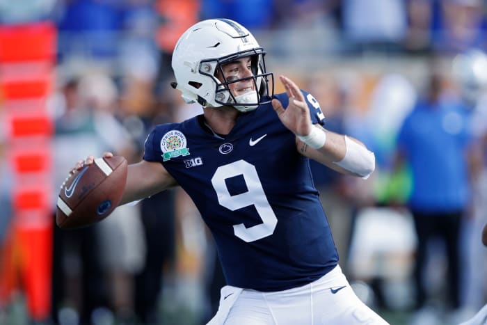 Trace McSorley drops back to pass against Kentucky.