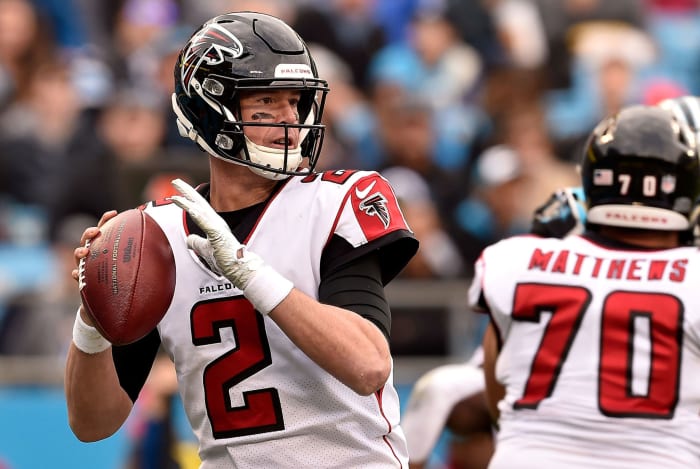Atlanta Falcons QB Matt Ryan throwing a pass.