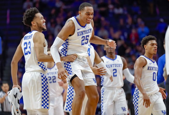 Kentucky Wildcats' EJ Montgomery and PJ Washington celebrate