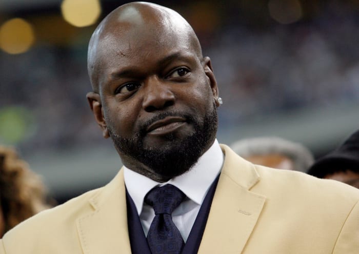 A closeup of Emmitt Smith at the NFL Hall Of Fame ceremony.