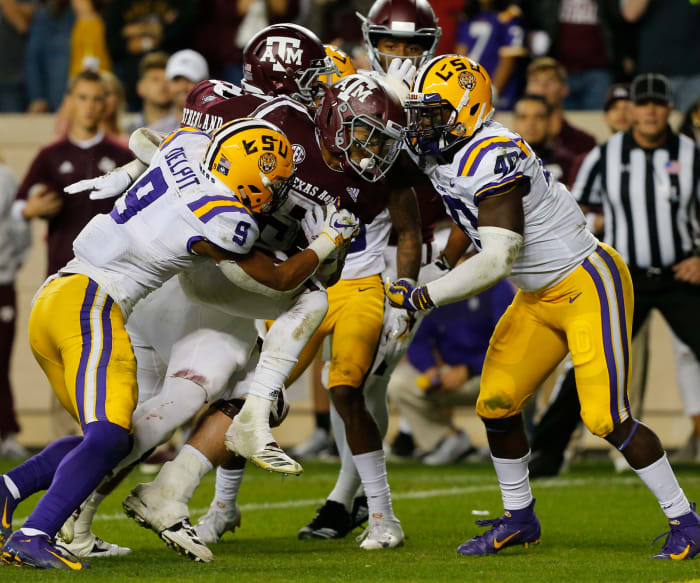 Trayveon Williams scores against Grant Delpit and the LSU defense.