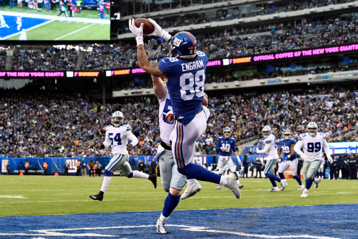 New York Giants TE Evan Engram catching a touchdown pass.