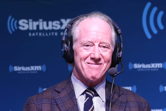 Archie Manning speaks at the Super Bowl.
