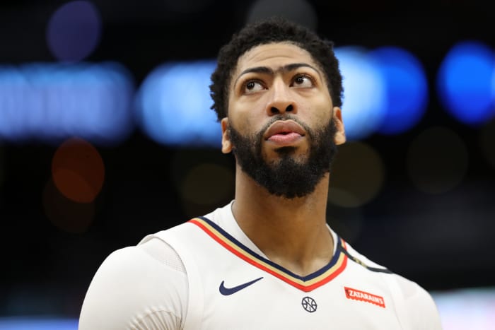 A closeup of Anthony Davis.