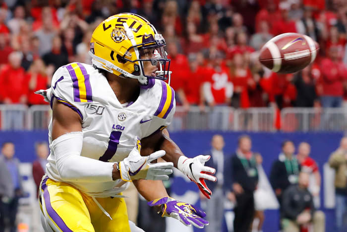 LSU wide receiver Ja'Marr Chase makes a catch against Georgia.
