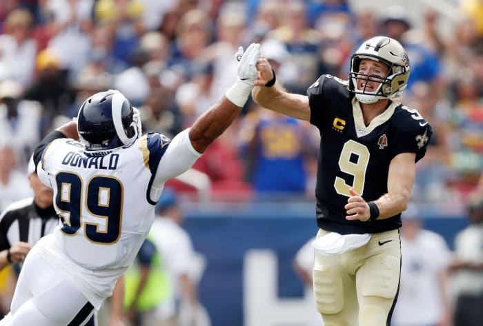 New Orleans Saints quarterback Drew Brees gets hurt.