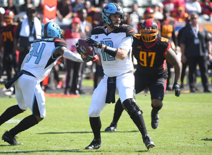 Landry Jones throws a pass for the XFL Dallas Renegades.