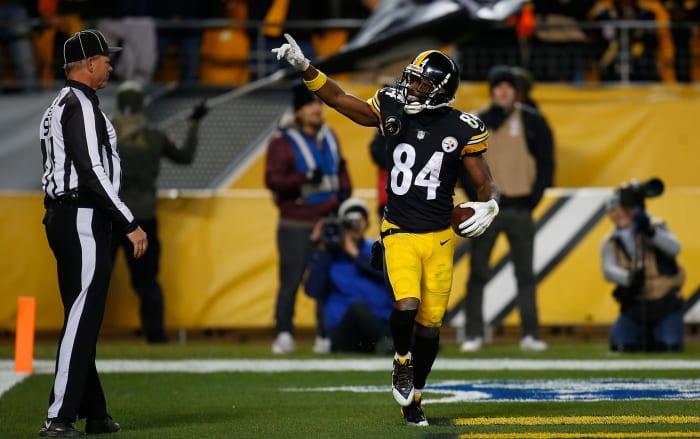 Antonio Brown pointing into the crowd.