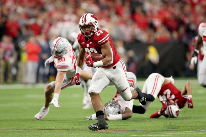 Wisconsin RB Jonathan Taylor Announces NFL Draft Decision - The Spun