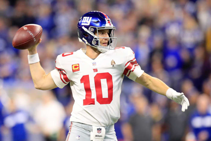 Eli Manning's Tweet About Chris Simms Is Going Viral - The Spun