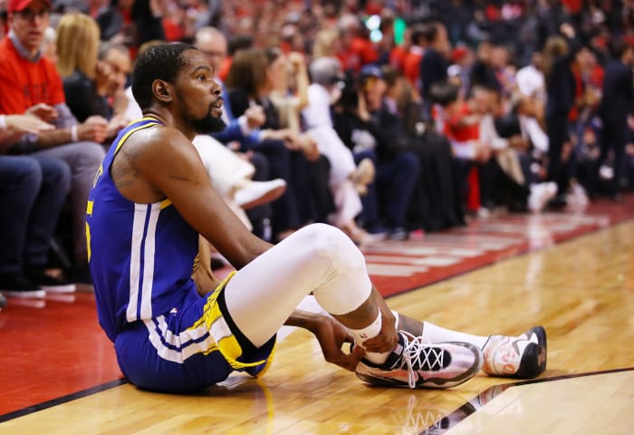 kevin durant gets injured