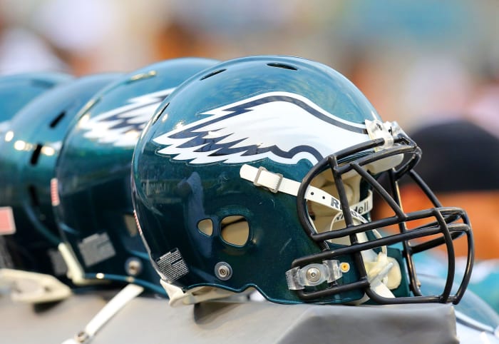 NFL Fans Are Obsessed With Eagles' Uniform For Sunday Night - The Spun