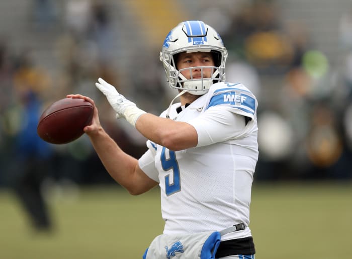 Detroit Lions QB Matthew Stafford throwing the football in warmups.
