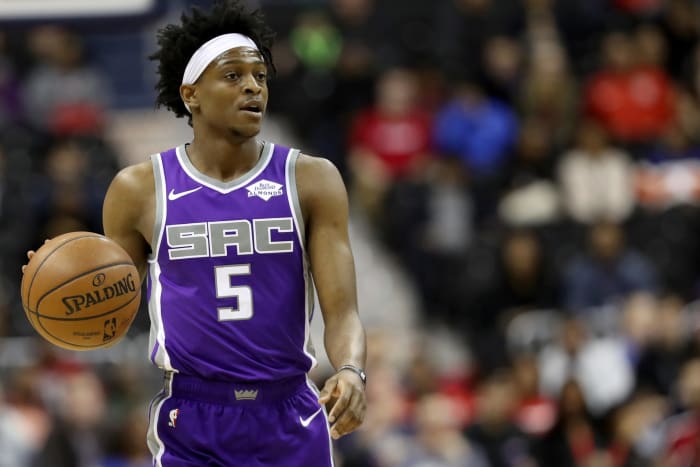 A closeup of De'Aaron Fox.
