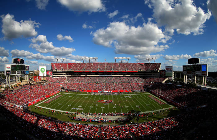 Look: Video Of Tampa Bay's Field Going Viral Sunday Morning - The Spun