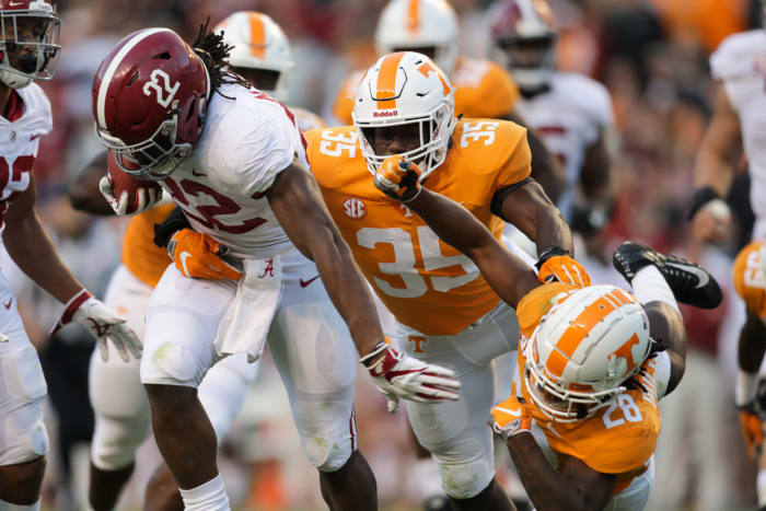 Najee Harris of Alabama playing against Tennessee.