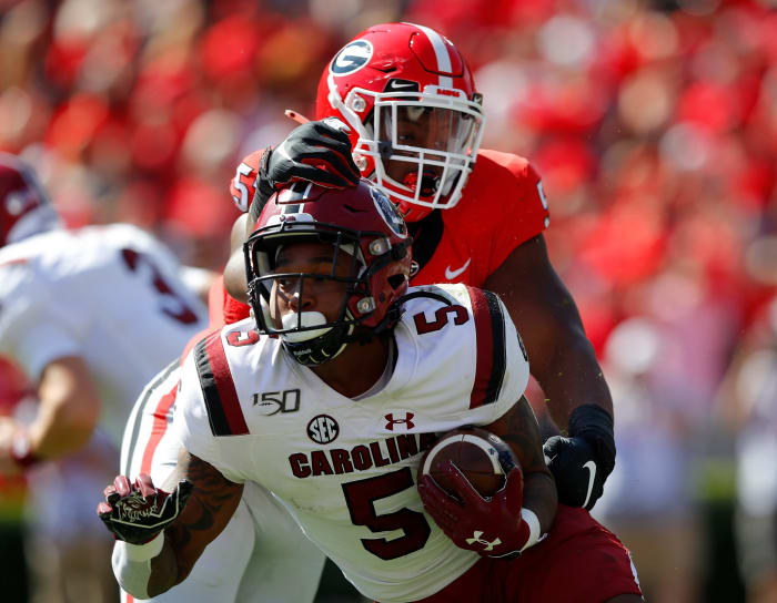 South Carolina and Georgia do battle between the hedges.