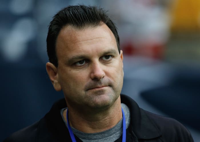 A closeup of agent Drew Rosenhaus.