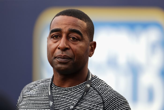 A closeup of Cris Carter.