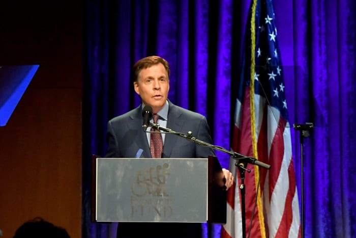 Bob Costas gives a speech.