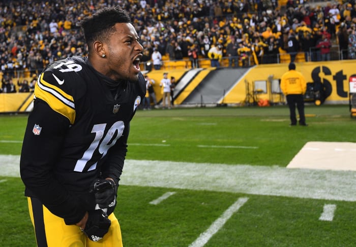 JuJu Smith-Schuster celebrating.
