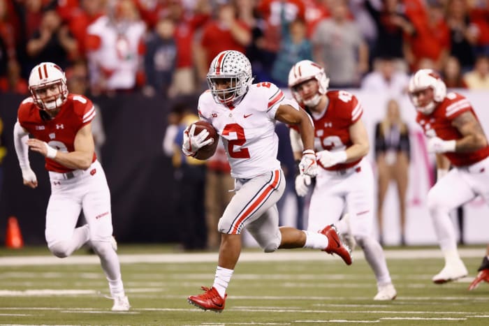 J.K. Dobbins running the ball for Ohio State.