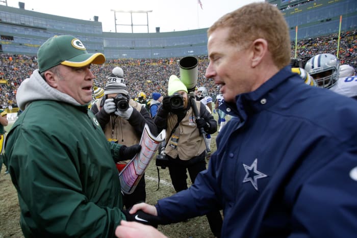 Mike McCarthy shakes Jason Garrett's hand in Green Bay.