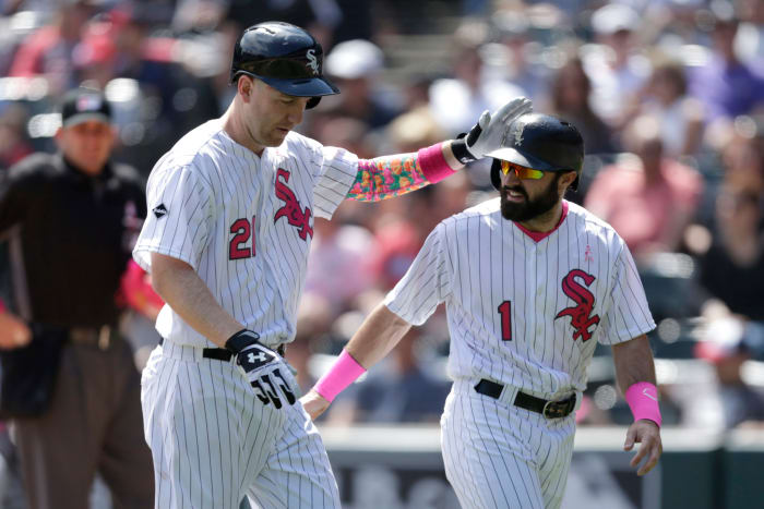 Adam Eaton celebrates after reaching base for the White Sox.