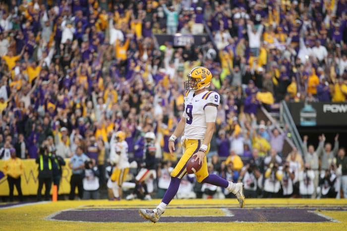 LSU quarterback Joe Burrow scores a touchdown vs. Auburn.