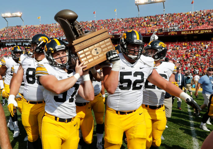 Iowa Vs. Iowa State Game Time, Spread, Channel, Announcers - The Spun