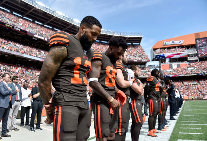 Odell Beckham stands during national anthem before first Browns game.