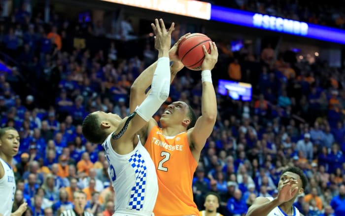Grant Williams plays for Tennessee against Kentucky.