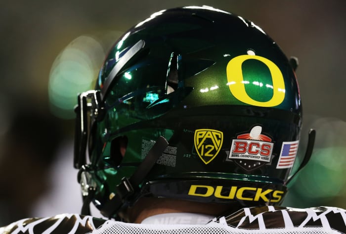 Former Oregon Football Star Has Reportedly Died - The Spun