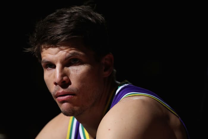A closeup of Kyle Korver.