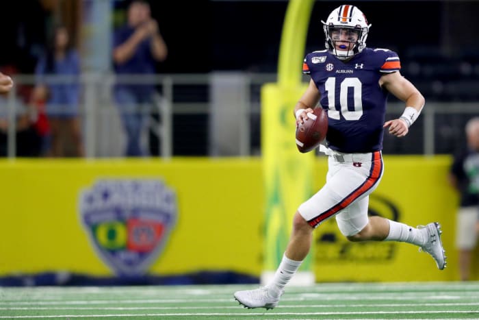 Bo Nix throws a pass during Auburn football's win over Oregon.