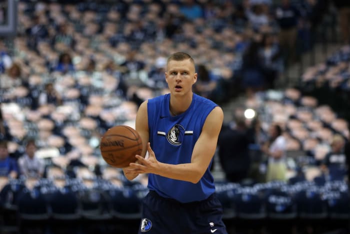 Kristaps Porzingis practicing for the Dallas Mavericks.