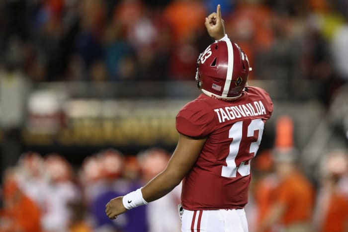 tua tagovailoa celebrates during the national title game