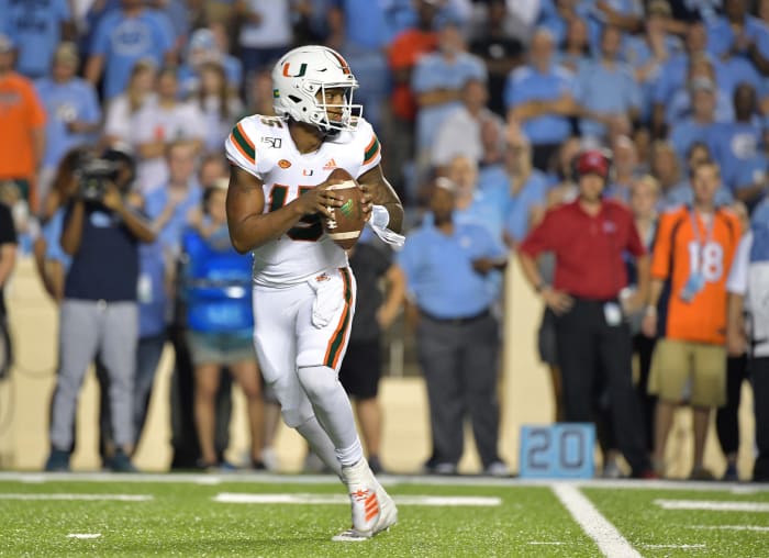 Jarren Williams drops back to pass for the Miami Hurricanes.