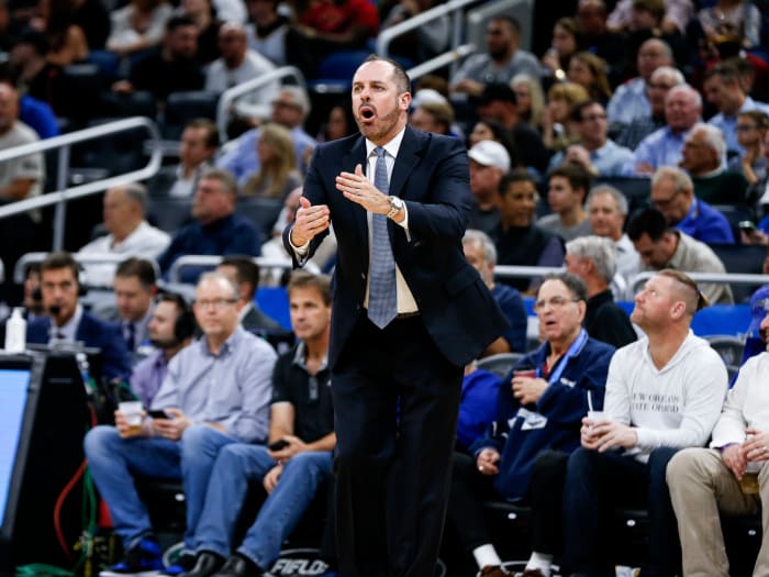 Frank Vogel calls a timeout during a Magic-Cavaliers game.
