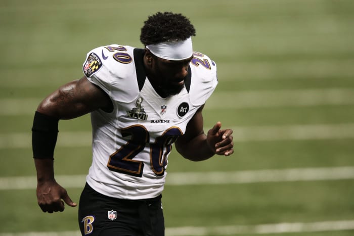 Ed Reed running off the field.