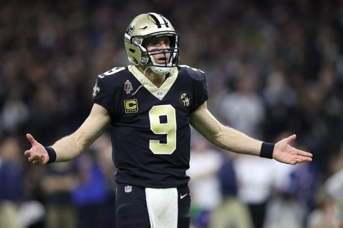 New Orleans Saints QB Drew Brees reacting during a game.