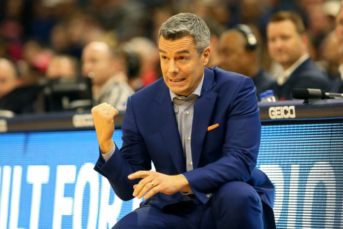 Virginia head coach Tony Bennett on the bench for Virginia.