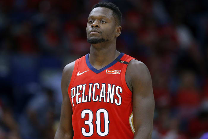 A closeup of Julius Randle on the court for the Pelicans.