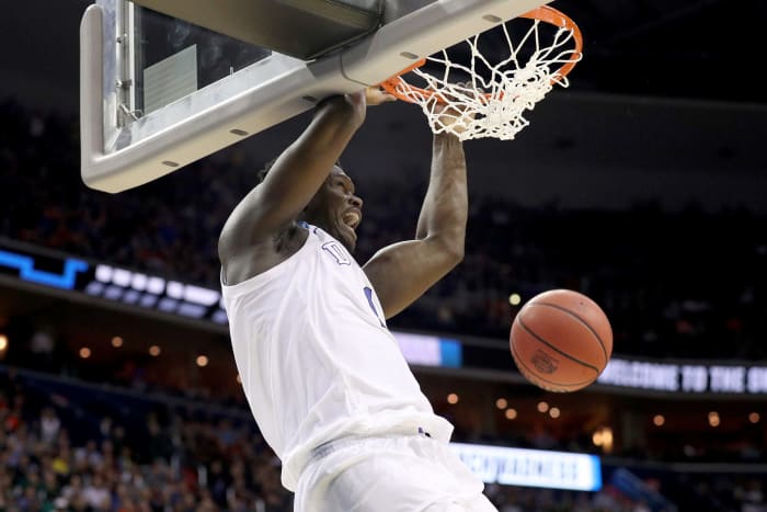 zion williamson throws down an insane dunk