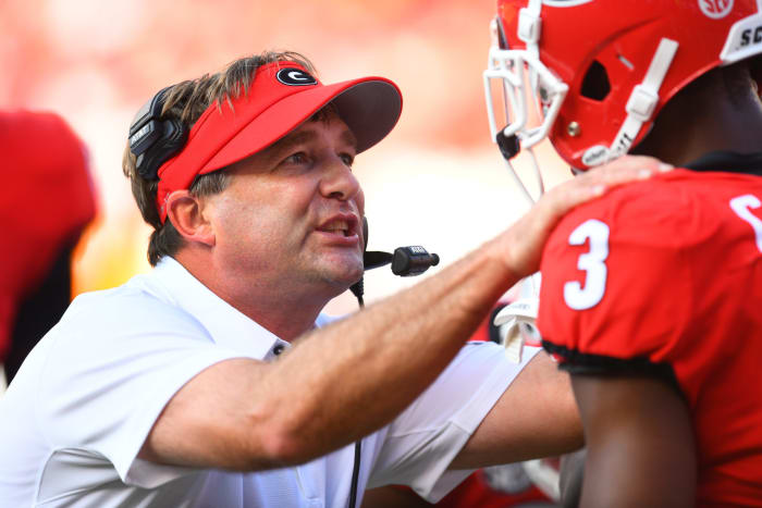 Kirby Smart talking to one of his players.